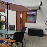 Pod Jeskyněmi Apartmán *