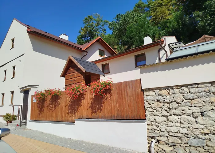 Pod Jeskynemi Apartment *