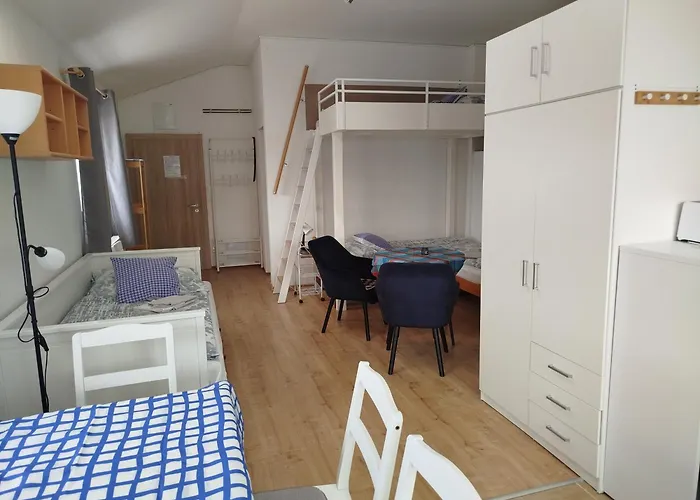 Pod Jeskynemi Mladec