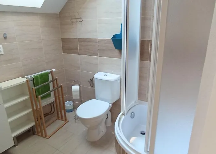 Pod Jeskynemi Mladec