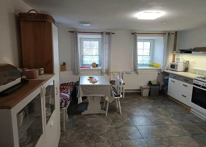 Pod Jeskynemi * Mladec